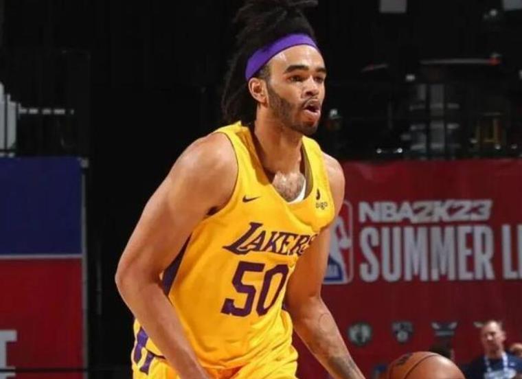 开云体育中国-山东队新签内线外援，场均15+7；辽宁队新外援场均仅3.8分