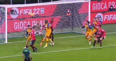 开云体育入口-【意甲】伊布助攻+失点球 罗马两红牌 AC米兰3比1胜