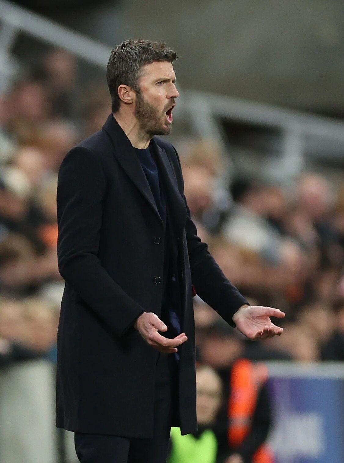 开云体育入口-愤怒卡里克赛后不理曼联球员！又一将受伤雪上加霜，错误换人致败